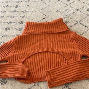 Turtle neck crop sweater